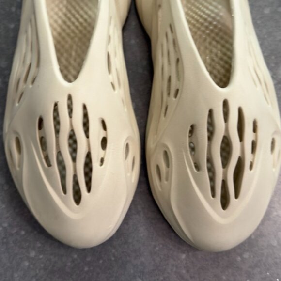 Adidas Yeezy Foam Runner “Sand” – Size 13 US - Picture 3 of 13
